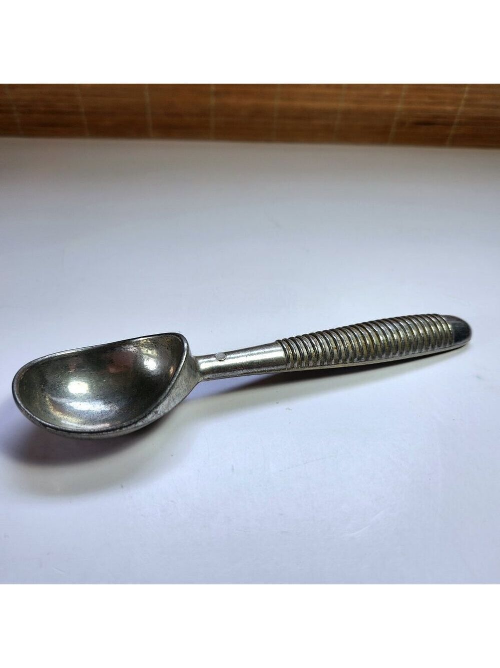 Vintage Cast Aluminium Ice Cream Scoop Ribbed Handle 6 3/4 in